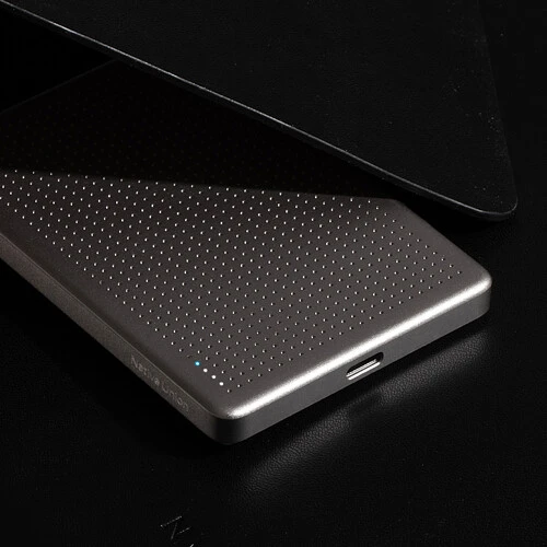 Внешний аккумулятор NATIVE UNION  ACTIVE POWER BANK 5000mAh, черный
