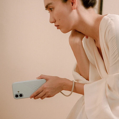Чехол Uniq COEHL Serina для iPhone 17 Dewdrop Blue (MagSafe)