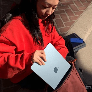 MacBook Air 13.6" M4 (10C CPU/8C GPU), 16GB, 256GB, Темная ночь